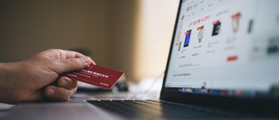 The evolution of electronic commerce - La croissance du commerce électronique